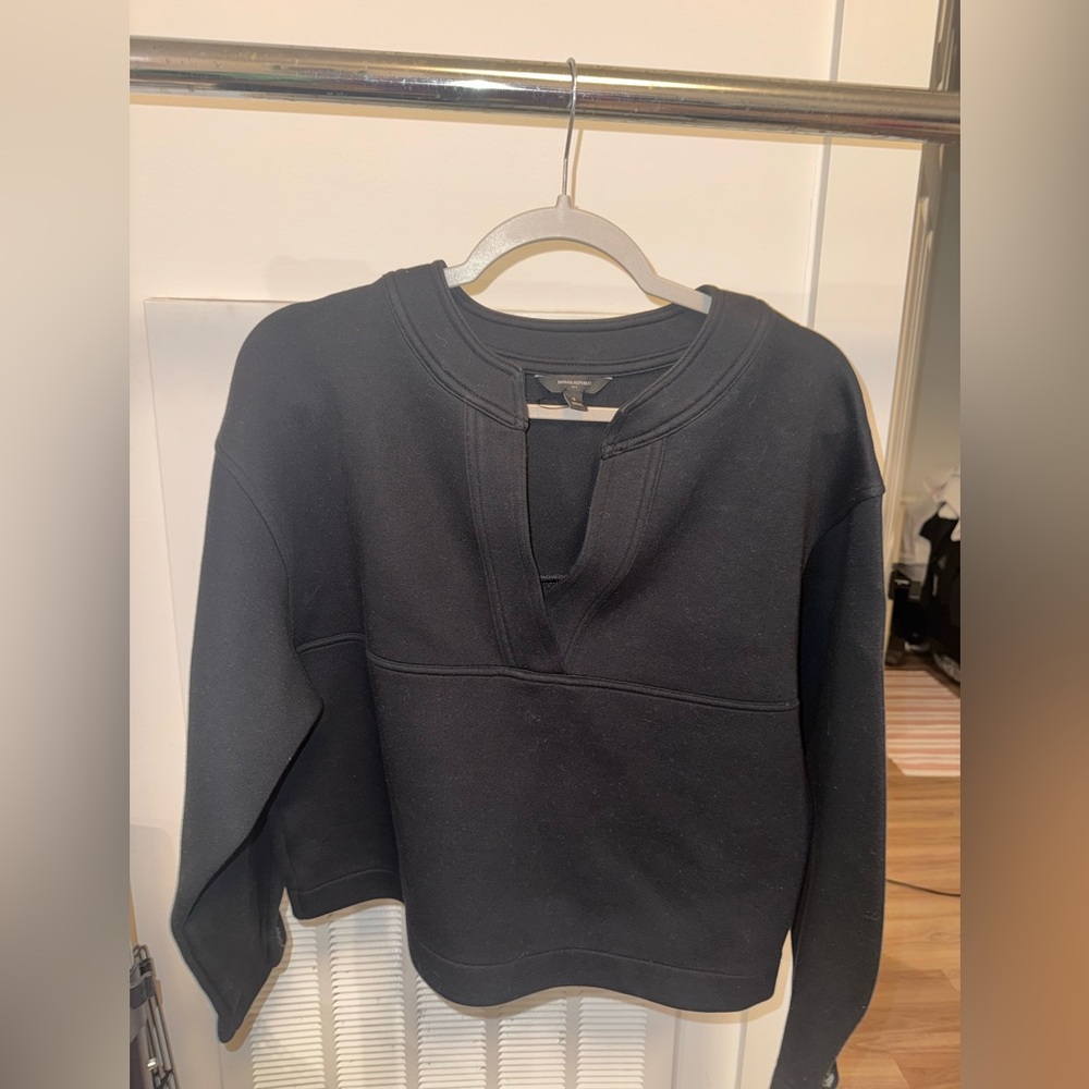 Banana Republic black chunky V-Neck Top
